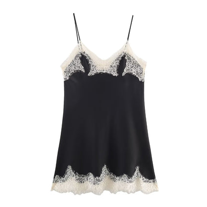 Color blocked lace satin textured top